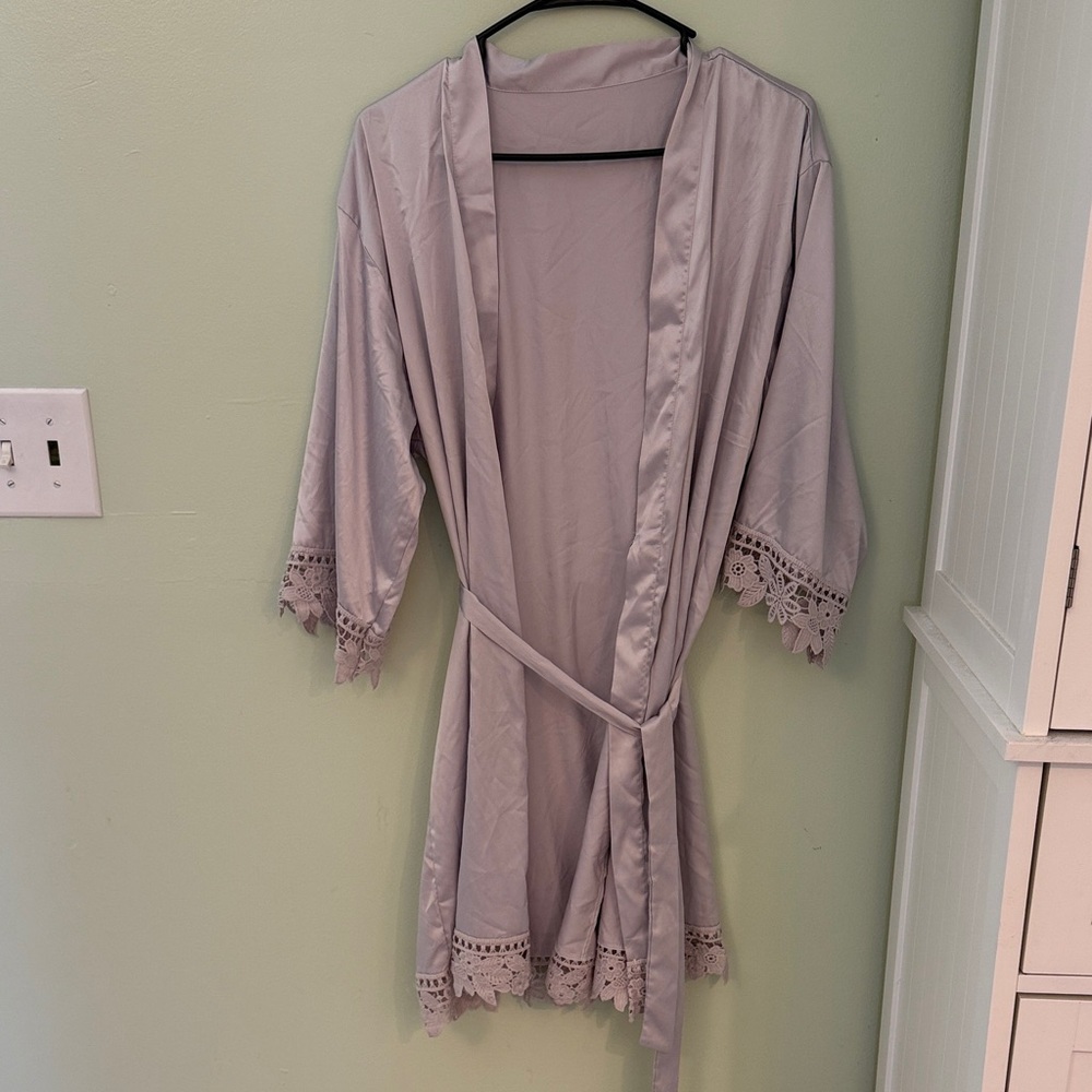 Lace-Trim Satin Robe - Dusty Mauve